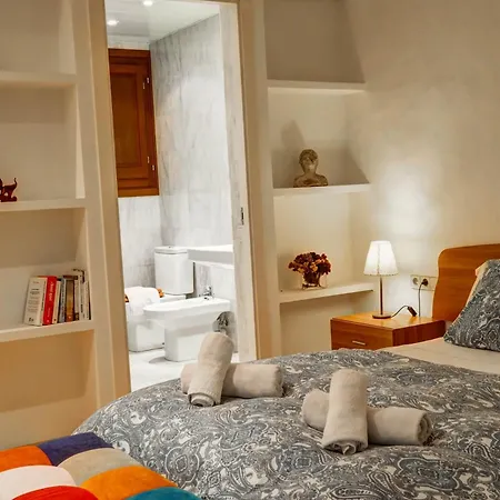 Charming House By Hello Homes * 锡切斯